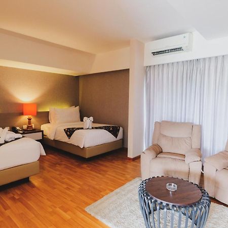 Hotel Suni Sentani - Managed By East Season Jayapura Exterior photo