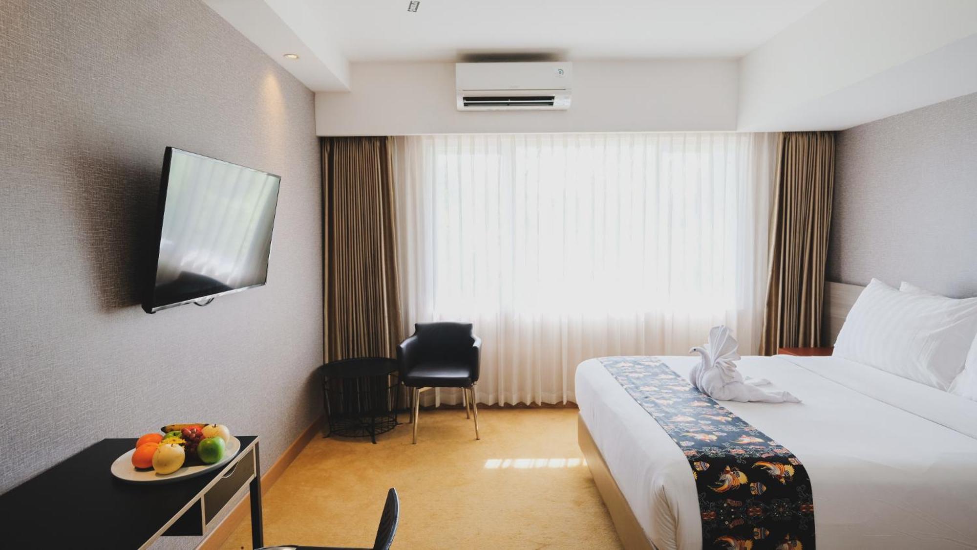 Hotel Suni Sentani - Managed By East Season Jayapura Exterior photo