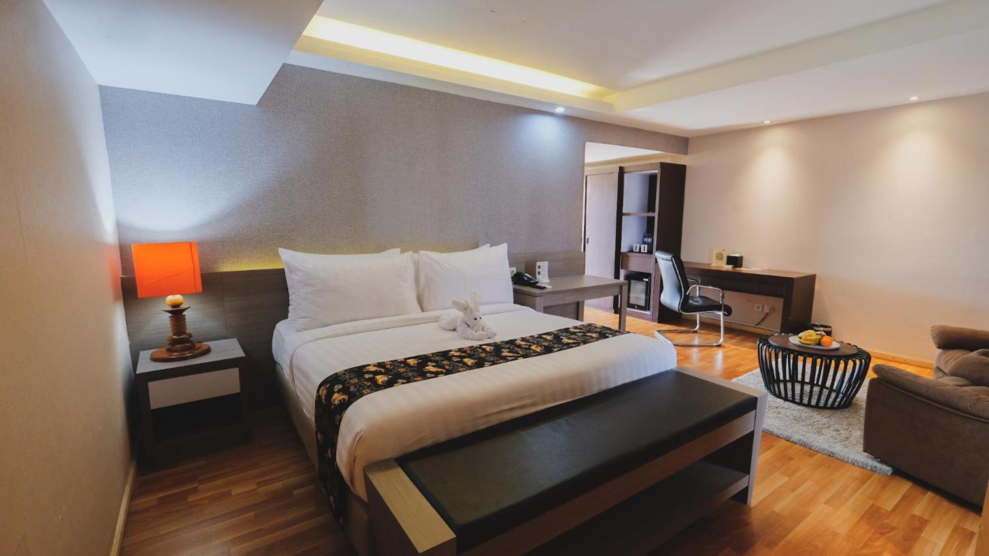 Hotel Suni Sentani - Managed By East Season Jayapura Exterior photo
