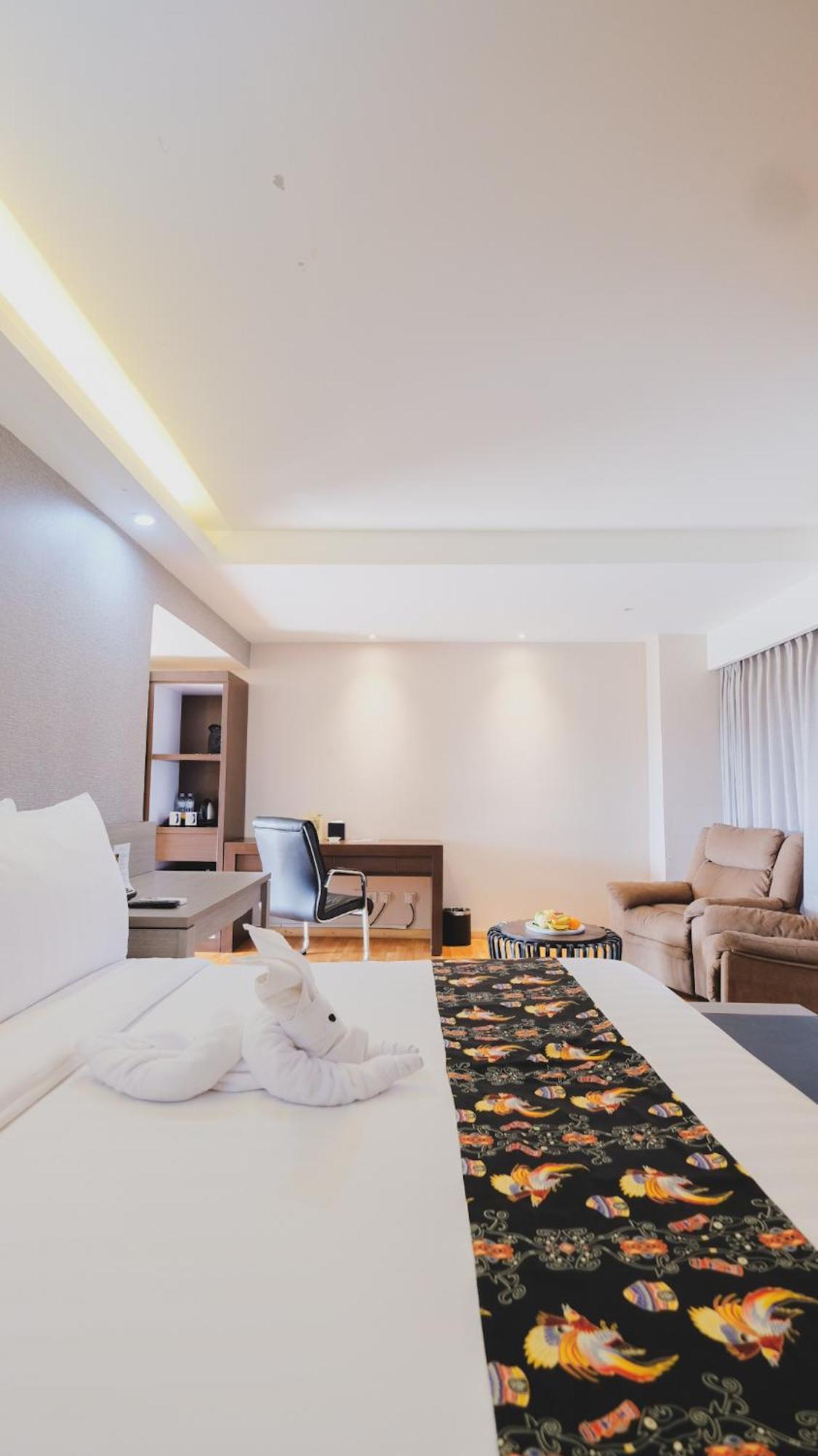 Hotel Suni Sentani - Managed By East Season Jayapura Exterior photo