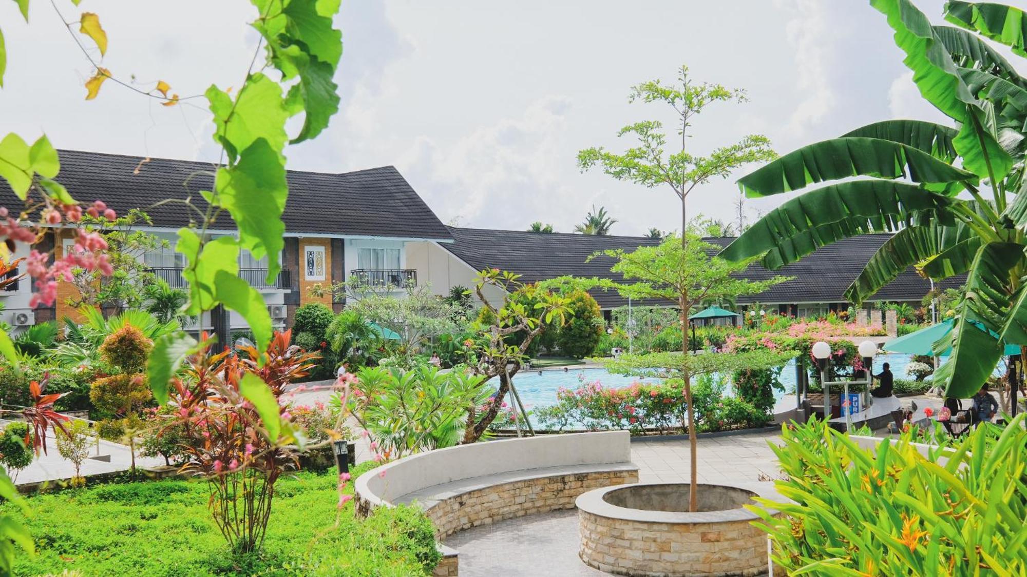 Hotel Suni Sentani - Managed By East Season Jayapura Exterior photo